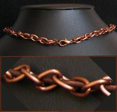 Collier cuir sur chaîne et pendentif céramique écru